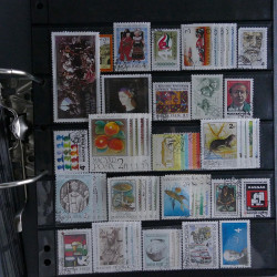 Lot massif de timbres d'Europe neufs et oblitérés en 4 albums.