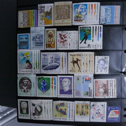 Lot massif de timbres d'Europe neufs et oblitérés en 4 albums.