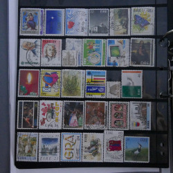 Lot massif de timbres d'Europe neufs et oblitérés en 4 albums.