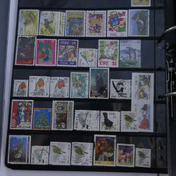 Lot massif de timbres d'Europe neufs et oblitérés en 4 albums.