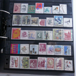 Lot massif de timbres d'Europe neufs et oblitérés en 4 albums.