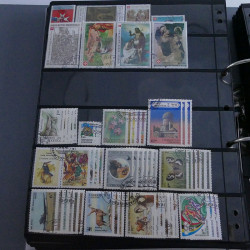 Lot massif de timbres d'Europe neufs et oblitérés en 4 albums.