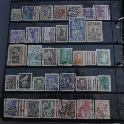 Lot massif de timbres d'Europe neufs et oblitérés en 4 albums.