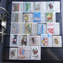 Lot massif de timbres d'Europe neufs et oblitérés en 4 albums.