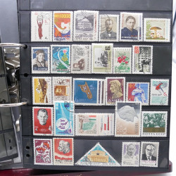 Lot massif de timbres d'Europe neufs et oblitérés en 4 albums.