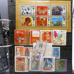 Lot massif de timbres d'Europe neufs et oblitérés en 4 albums.