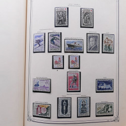 Collection timbres de France 1853-1977 neufs et oblitérés en album Yvert.