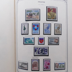 Collection timbres de France 1853-1977 neufs et oblitérés en album Yvert.