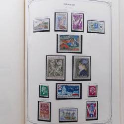 Collection timbres de France 1853-1977 neufs et oblitérés en album Yvert.