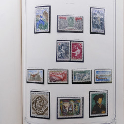 Collection timbres de France 1853-1977 neufs et oblitérés en album Yvert.