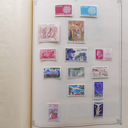 Collection timbres de France 1853-1977 neufs et oblitérés en album Yvert.