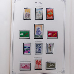 Collection timbres de France 1853-1977 neufs et oblitérés en album Yvert.