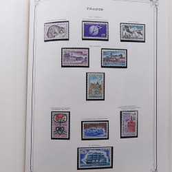 Collection timbres de France 1853-1977 neufs et oblitérés en album Yvert.