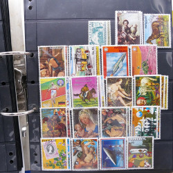 Lot massif de timbres d'Amérique du sud et centrale neufs et oblitérés en un album.