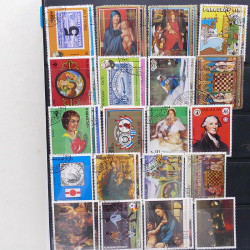 Lot massif de timbres d'Amérique du sud et centrale neufs et oblitérés en un album.