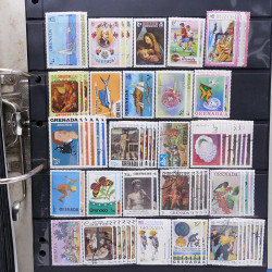 Lot massif de timbres d'Amérique du sud et centrale neufs et oblitérés en un album.