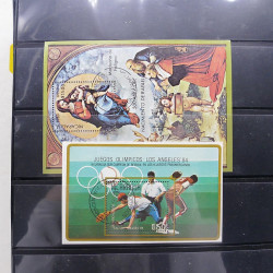 Lot massif de timbres d'Amérique du sud et centrale neufs et oblitérés en un album.