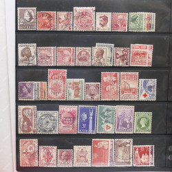 Lot de timbres des pays d'Océanie neufs et oblitérés en album.
