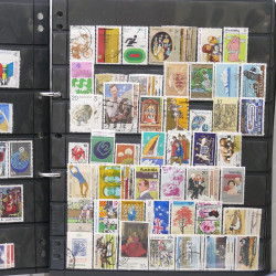 Lot de timbres des pays d'Océanie neufs et oblitérés en album.