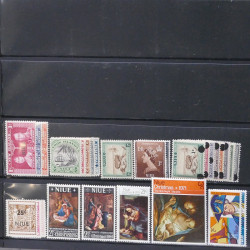 Lot de timbres des pays d'Océanie neufs et oblitérés en album.