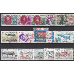 Saint Pierre et Miquelon lot de 15 timbres poste aérienne oblitérés.