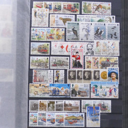 Lot de timbres d'Île de Man oblitérés en un album.
