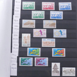 Collection timbres de service de France  neufs** 1946-2024 en un album.