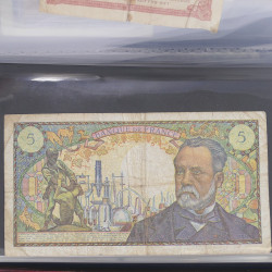 Lot de 15 billets de banque anciens de France en un album.