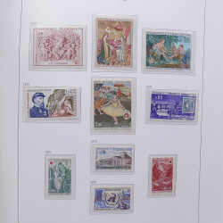 Collection timbres de France 1955-1978 neufs** en album DAVO.