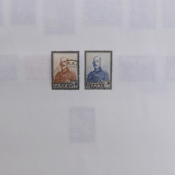 Lot massif de timbres de Grèce 1886-2001 oblitérés sur feuilles.