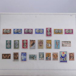 Lot massif de timbres de Grèce 1886-2001 oblitérés sur feuilles.