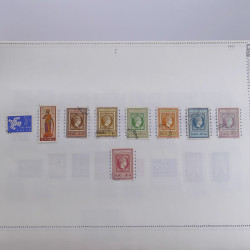 Lot massif de timbres de Grèce 1886-2001 oblitérés sur feuilles.