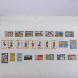 Lot massif de timbres de Grèce 1886-2001 oblitérés sur feuilles.