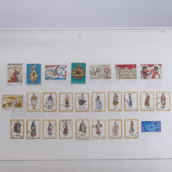 Lot massif de timbres de Grèce 1886-2001 oblitérés sur feuilles.