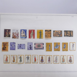Lot massif de timbres de Grèce 1886-2001 oblitérés sur feuilles.