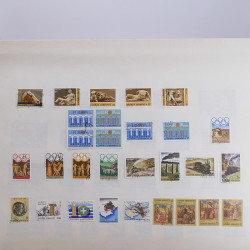 Lot massif de timbres de Grèce 1886-2001 oblitérés sur feuilles.