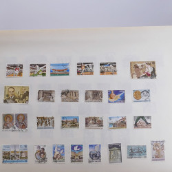 Lot massif de timbres de Grèce 1886-2001 oblitérés sur feuilles.