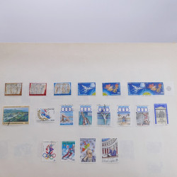 Lot massif de timbres de Grèce 1886-2001 oblitérés sur feuilles.