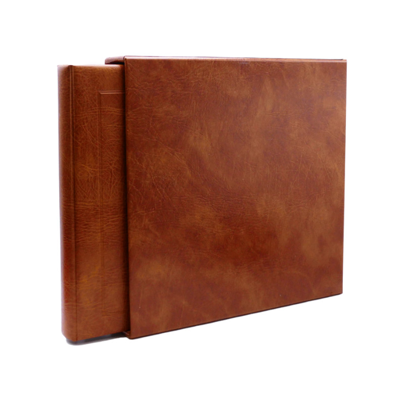 Album Safe garni de 35 feuilles pour cartes postales, lettres avec étui.