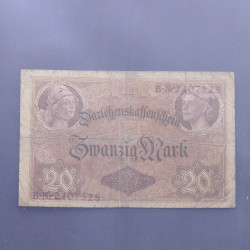 Lot de 100 billets de banque anciens d'Allemagne en un album.