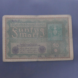 Lot de 100 billets de banque anciens d'Allemagne en un album.