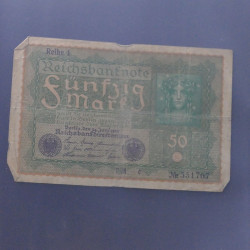 Lot de 100 billets de banque anciens d'Allemagne en un album.