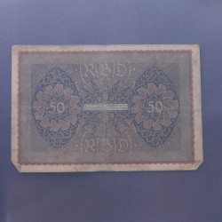 Lot de 100 billets de banque anciens d'Allemagne en un album.