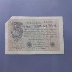 Lot de 100 billets de banque anciens d'Allemagne en un album.