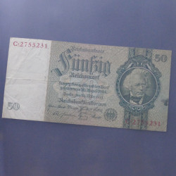 Lot de 100 billets de banque anciens d'Allemagne en un album.