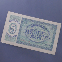 Lot de 100 billets de banque anciens d'Allemagne en un album.