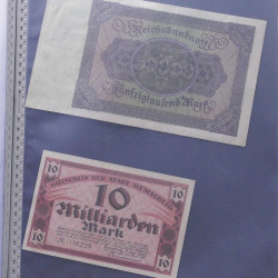 Lot de 100 billets de banque anciens d'Allemagne en un album.