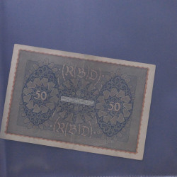 Lot de 100 billets de banque anciens d'Allemagne en un album.