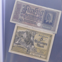 Lot de 100 billets de banque anciens d'Allemagne en un album.