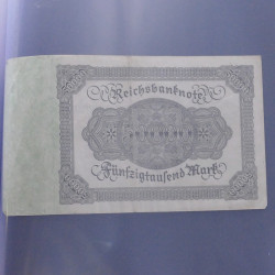 Lot de 100 billets de banque anciens d'Allemagne en un album.